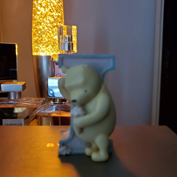 DISNEY Classic Winnie the Pooh Alphabet Letter - Picture 2 of 4